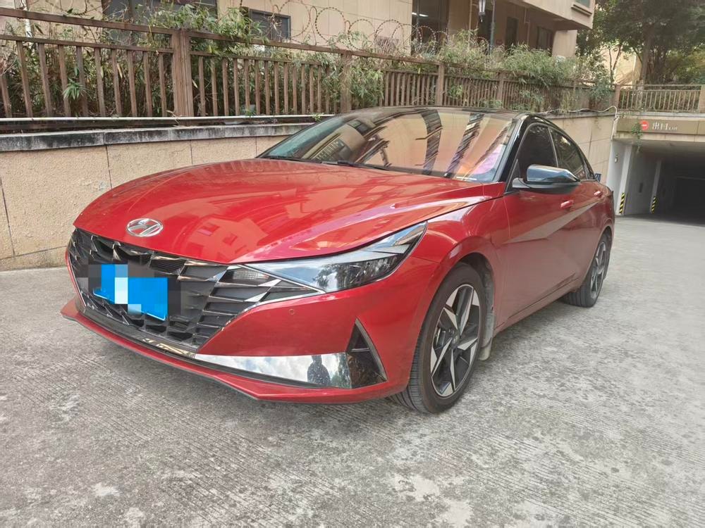 Hyundai Elantra 2022 — фото автомобиля