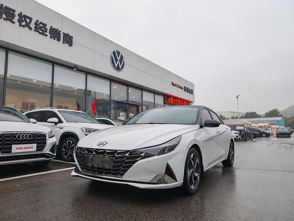 Hyundai Elantra 2022 — фото автомобиля