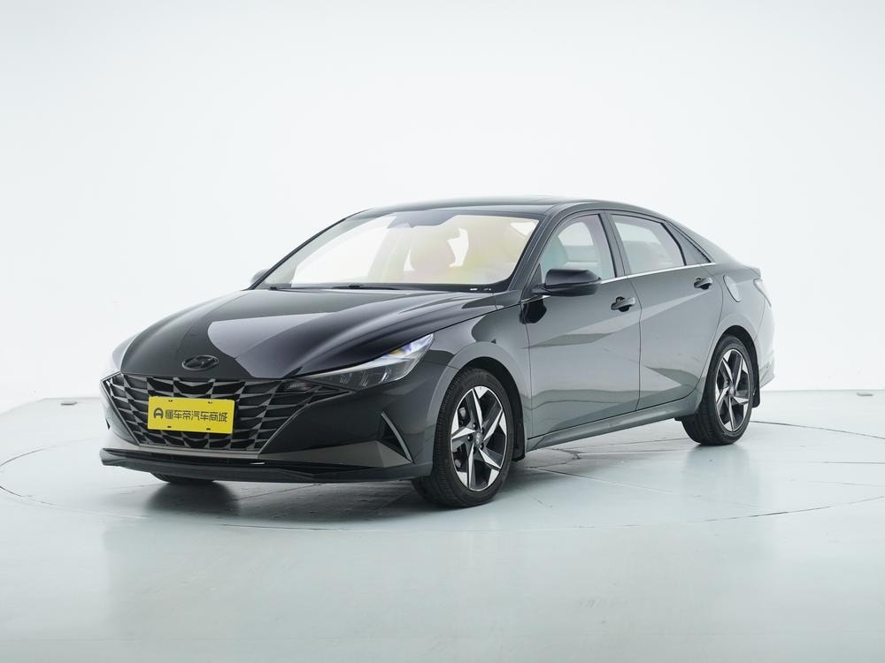 Hyundai Elantra 2021 — фото автомобиля 1