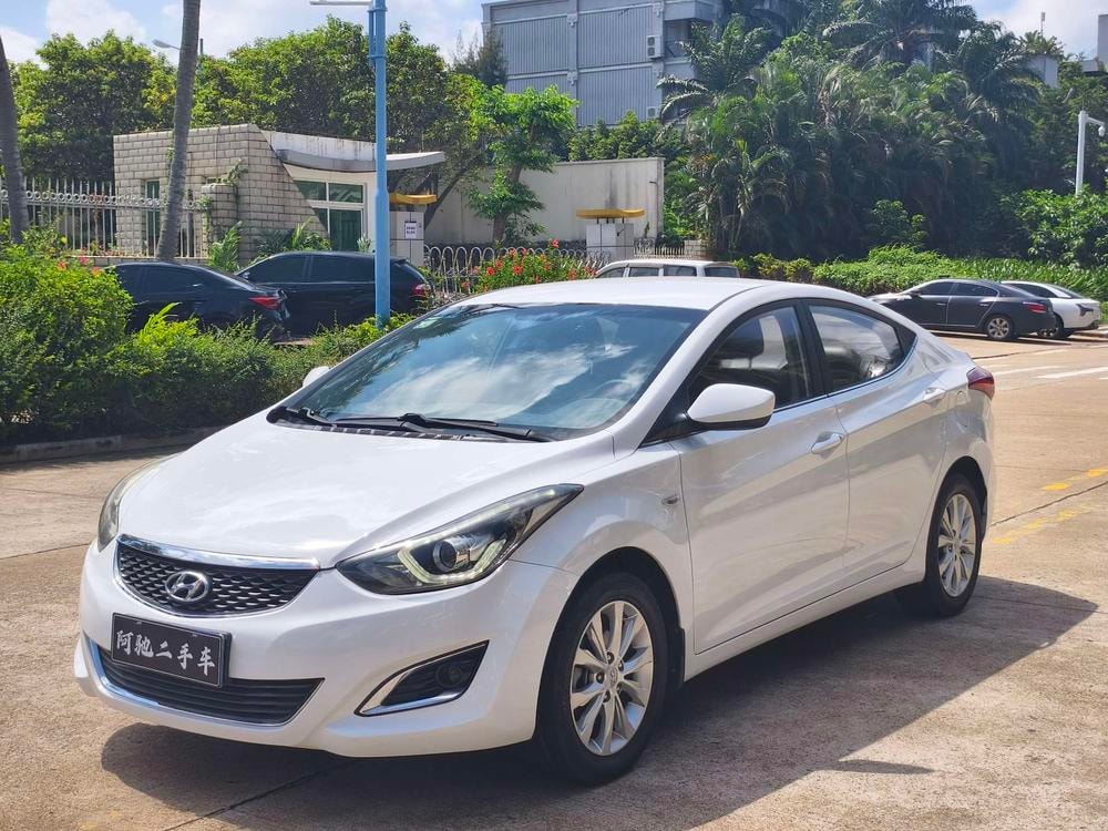 Hyundai Elantra Langdong 2016 — фото автомобиля