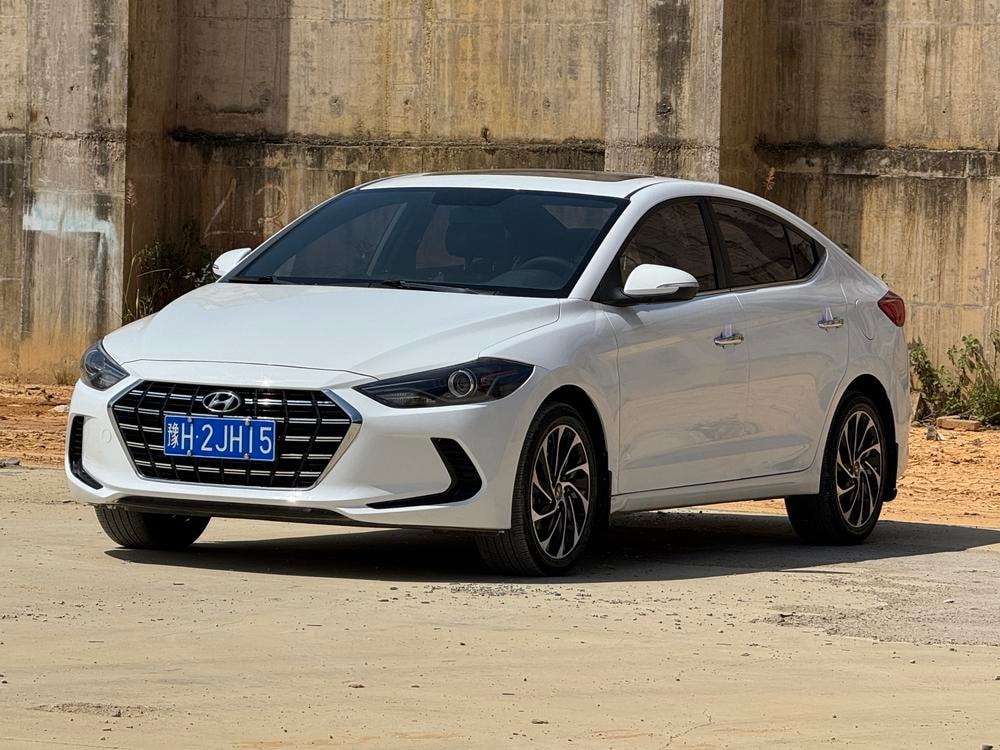 Hyundai Elantra Lingdong 2020 — фото автомобиля