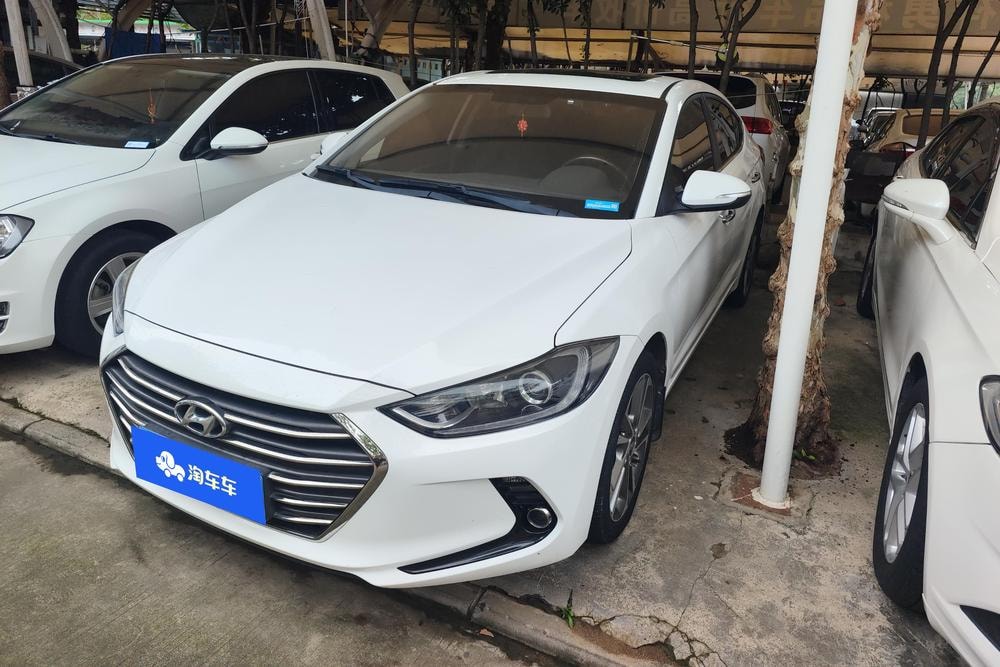 Hyundai Elantra Lingdong 2018 — фото автомобиля