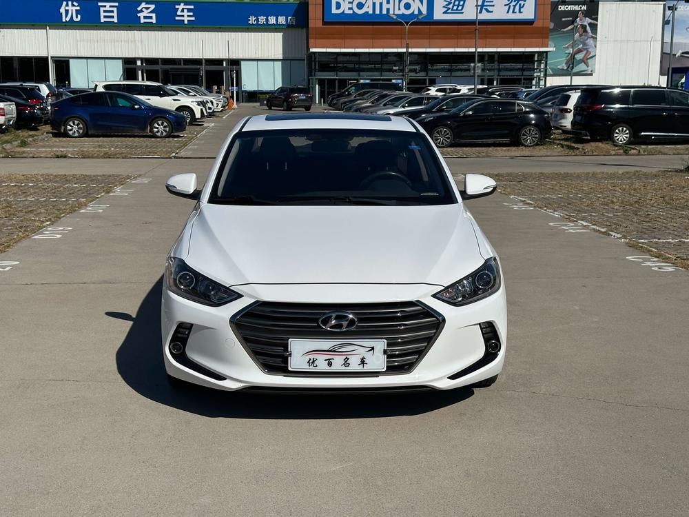 Hyundai Elantra Lingdong 2018 — фото автомобиля