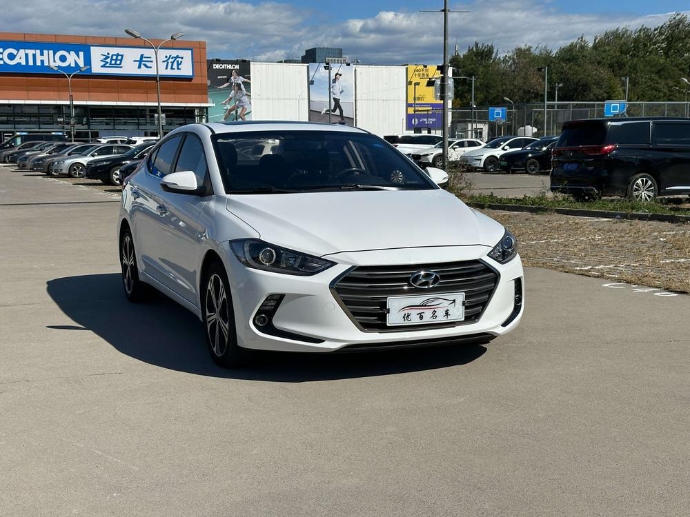 Hyundai Elantra Lingdong 2018 — фото автомобиля