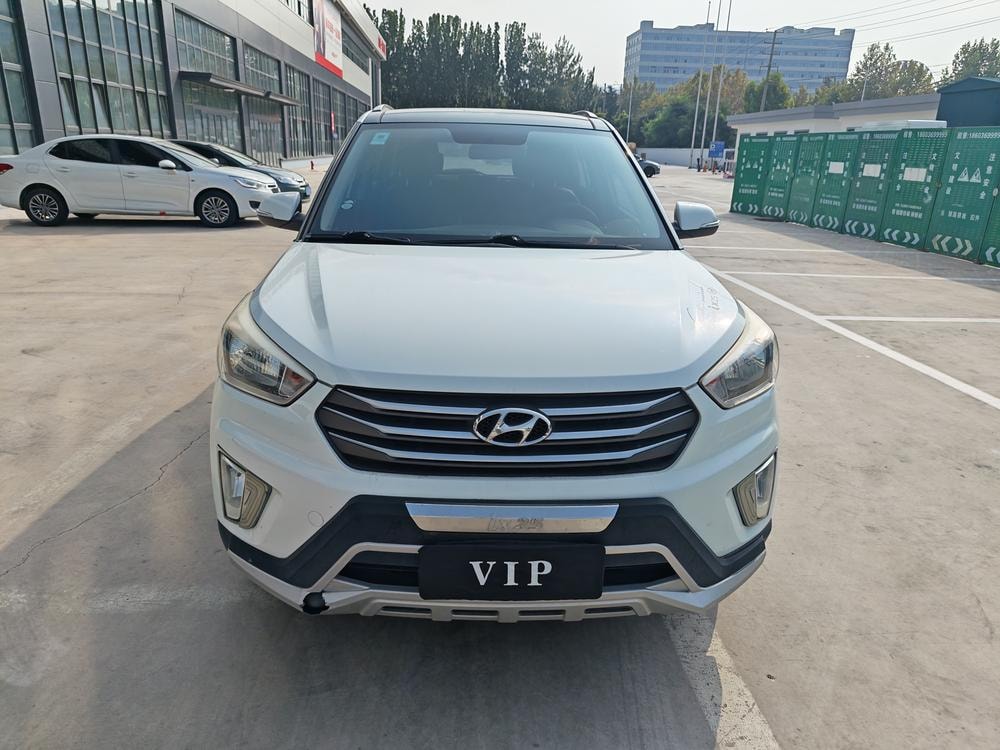 Hyundai ix25 2015 — фото автомобиля