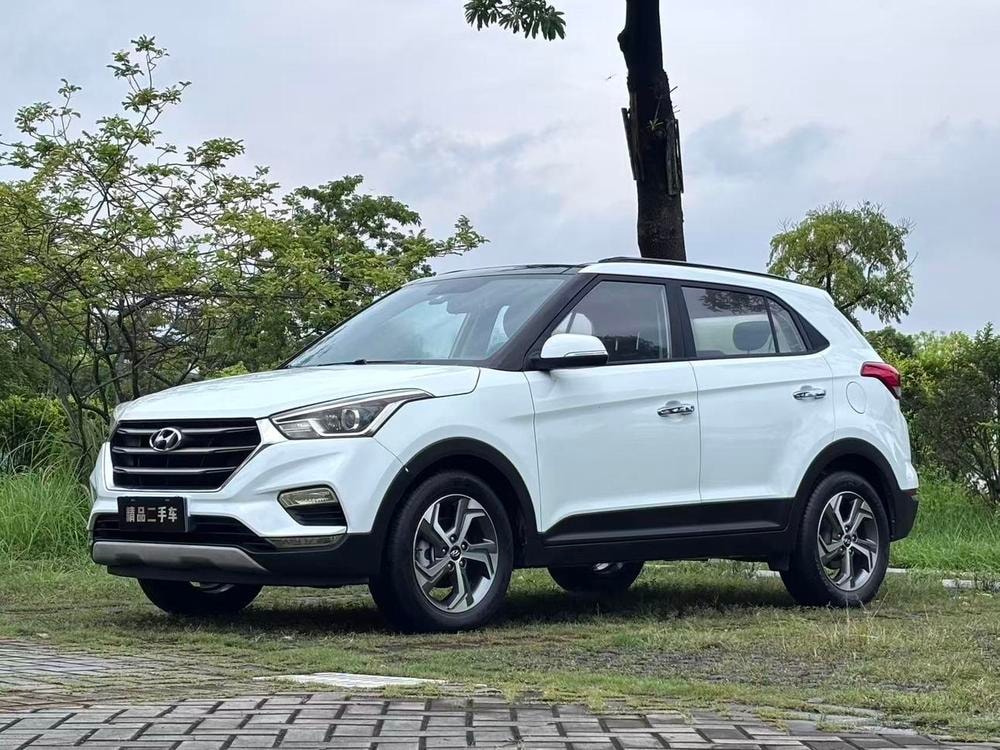Hyundai ix25 2019 — фото автомобиля 1