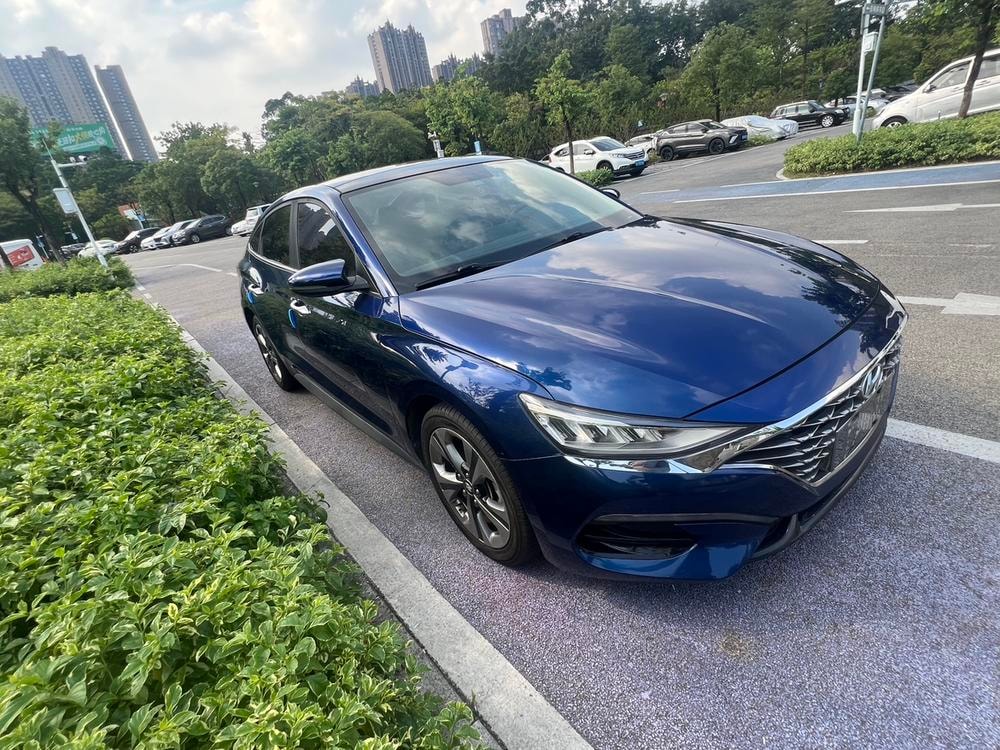 Hyundai Lafesta 2019 — фото автомобиля 1