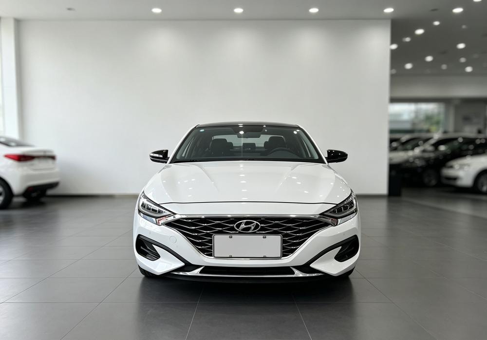 Hyundai Lafesta 2019 — фото автомобиля 1