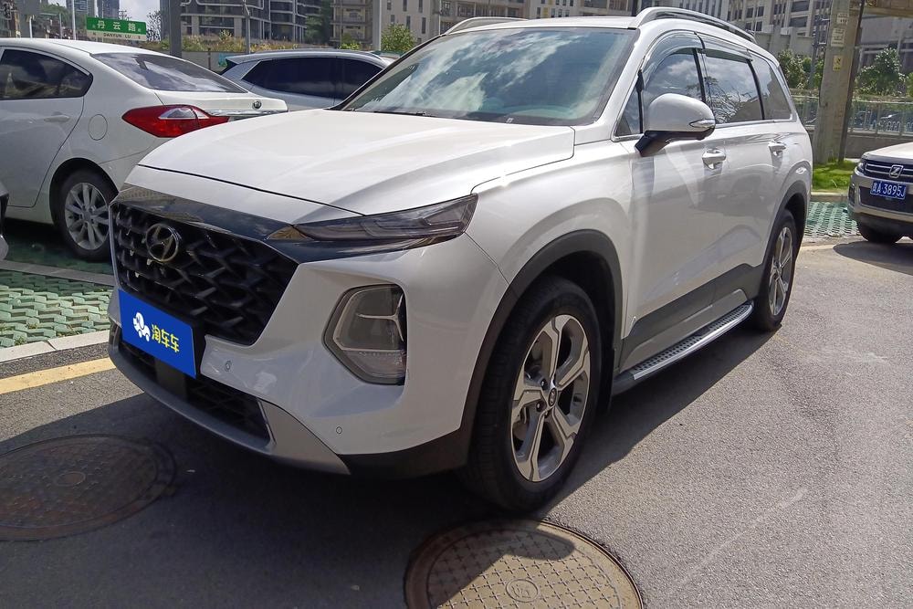 Hyundai Santa Fe 2023 — фото автомобиля