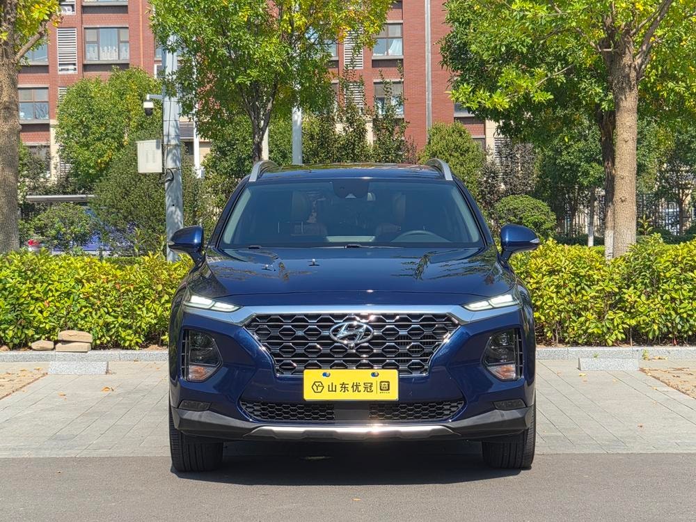 Hyundai Santa Fe 2019 — фото автомобиля 1