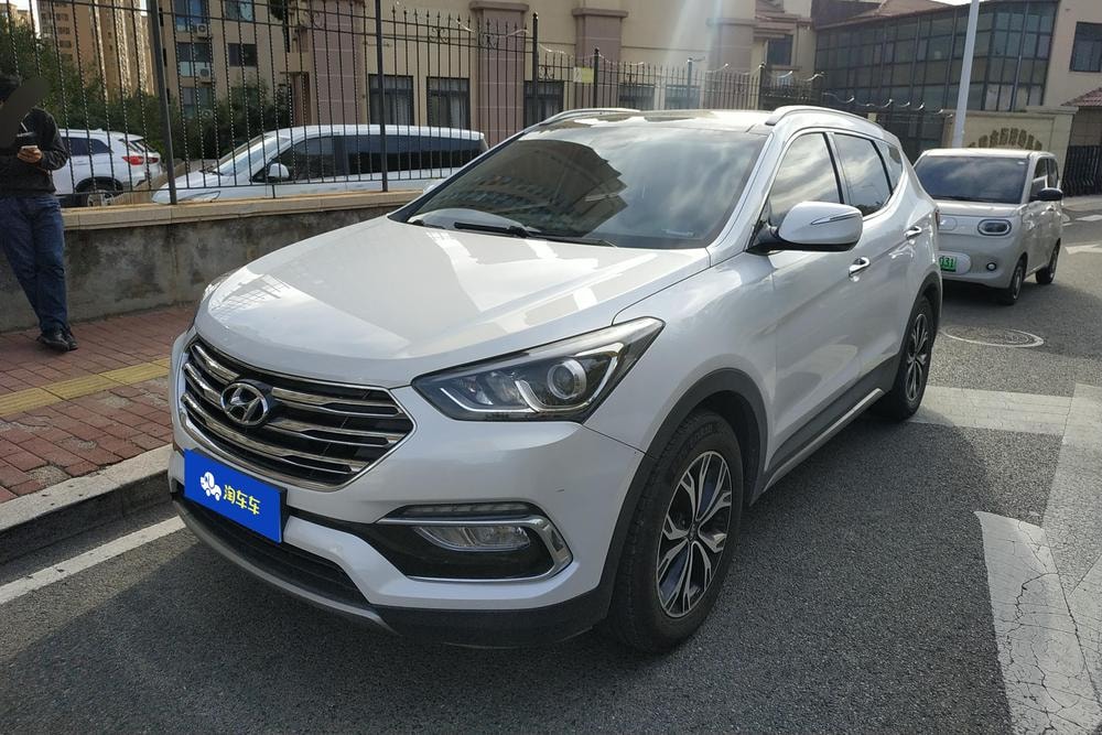 Hyundai Santa Fe 2017 — фото автомобиля
