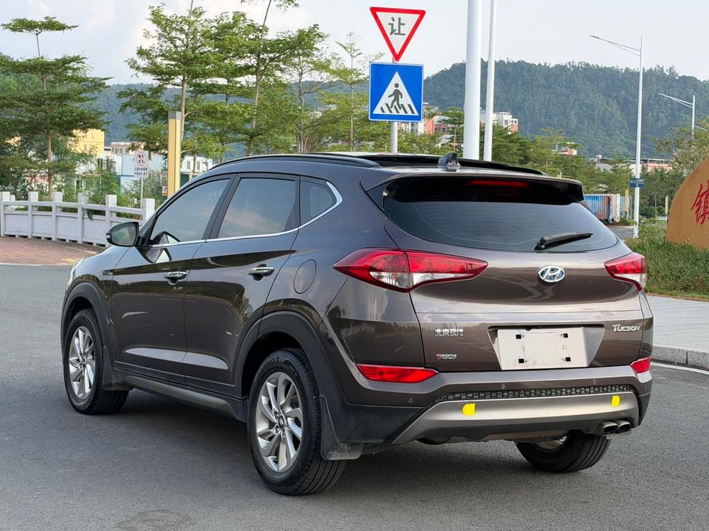 Hyundai Tucson 2015 — фото автомобиля