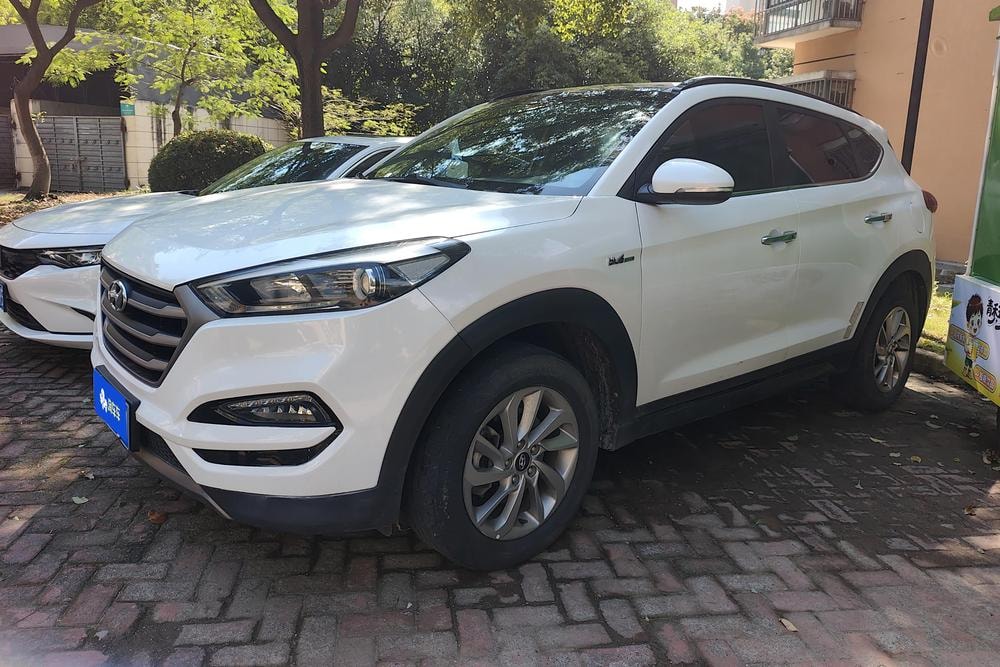Hyundai Tucson 2015 — фото автомобиля