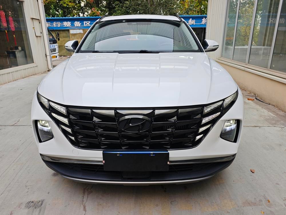 Hyundai Tucson 2023 — фото автомобиля 1