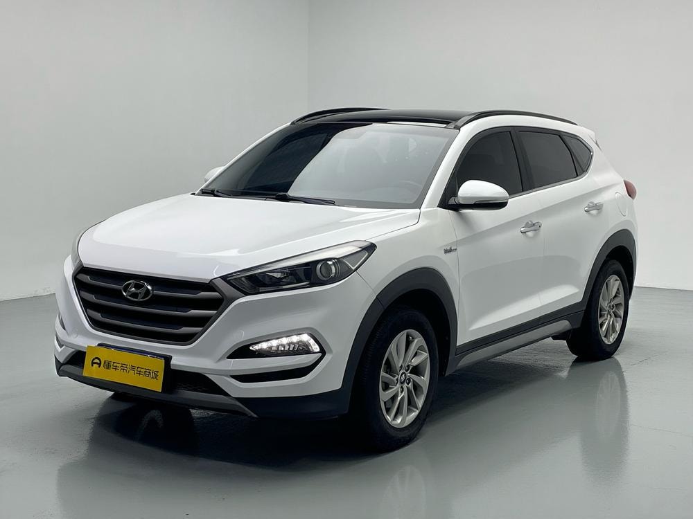 Hyundai Tucson 2015 — фото автомобиля