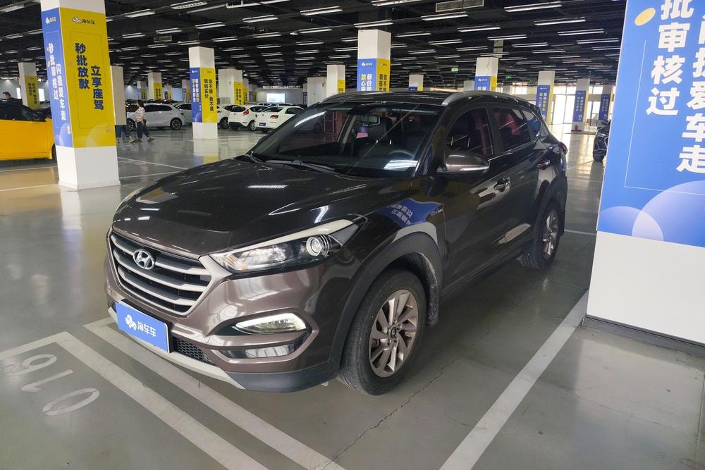 Hyundai Tucson 2015 — фото автомобиля