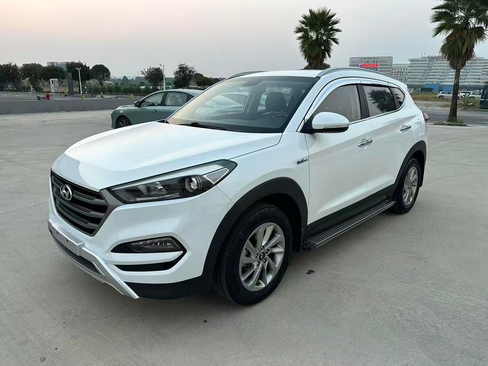 Hyundai Tucson 2015 — фото автомобиля