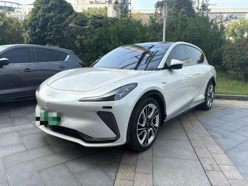 IM Motors IM LS7 2023 — фото автомобиля 1
