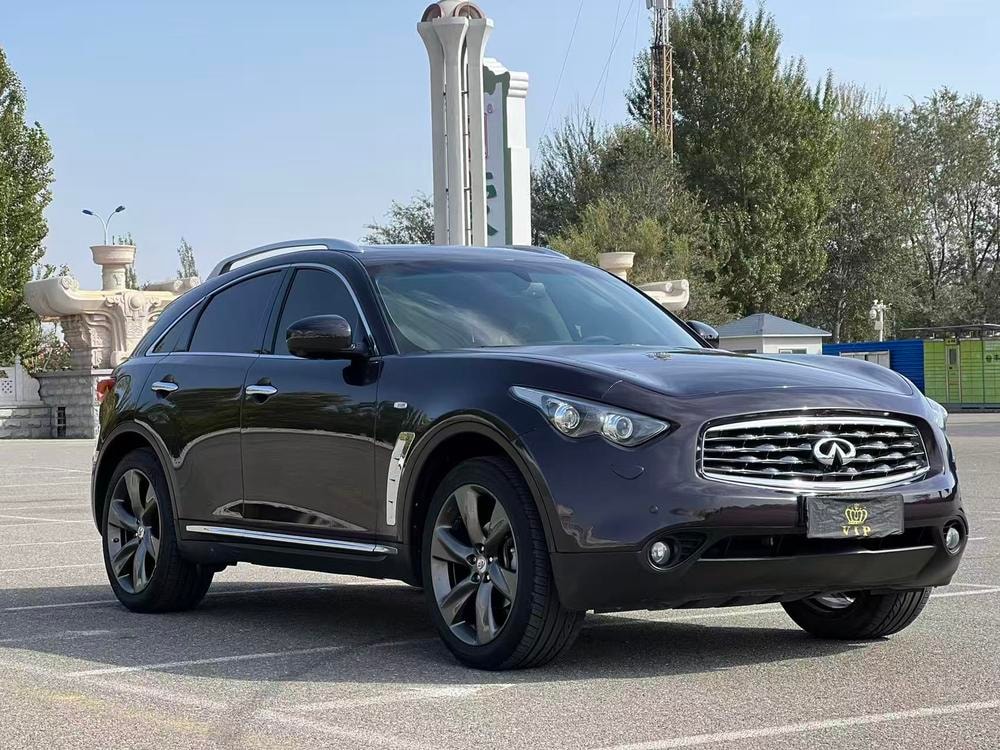 Infiniti FX 2011 — фото автомобиля