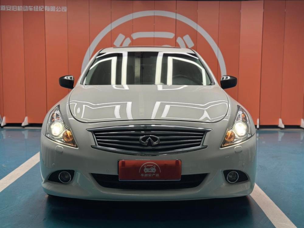 Infiniti G-Series 2010 — фото автомобиля