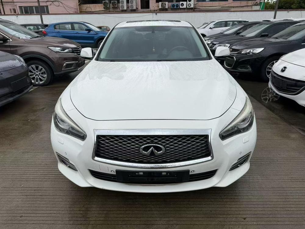 Infiniti Q50 2014 — фото автомобиля