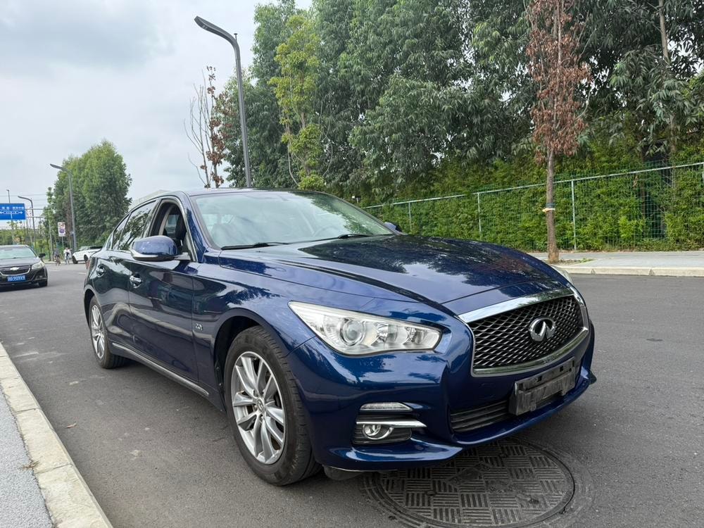Infiniti Q50L 2016 — фото автомобиля 1