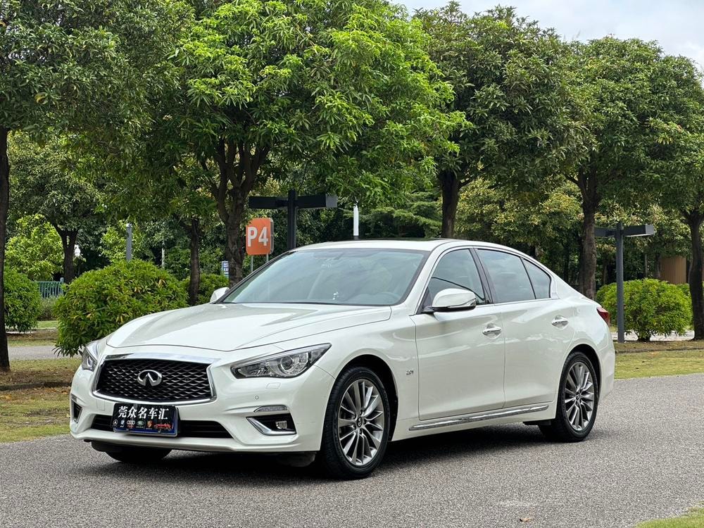 Infiniti Q50L 2018 — фото автомобиля