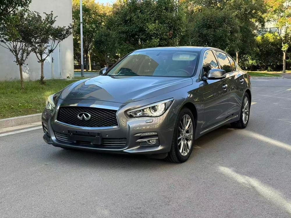 Infiniti Q50L 2016 — фото автомобиля