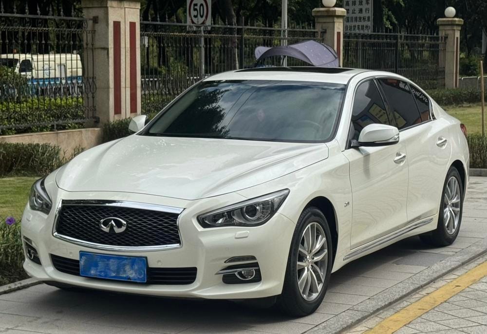 Infiniti Q50L 2015 — фото автомобиля