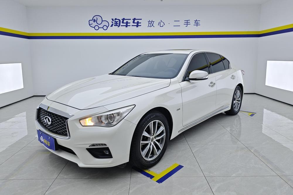Infiniti Q50L 2018 — фото автомобиля