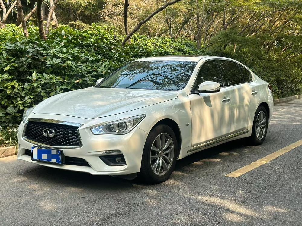 Infiniti Q50L 2018 — фото автомобиля