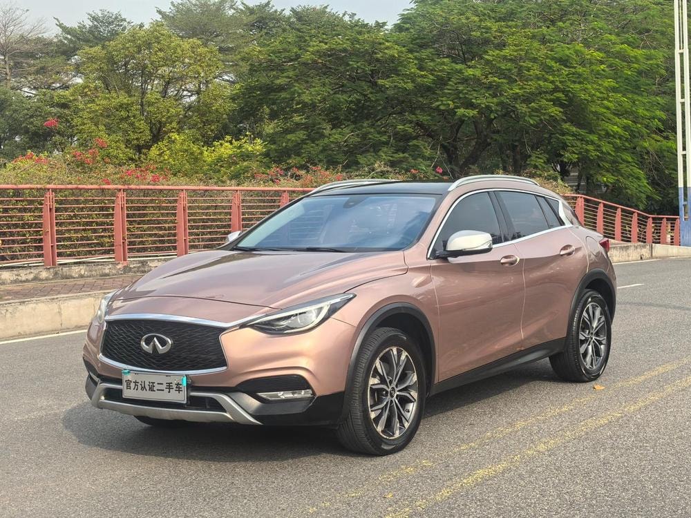 Infiniti QX30 2017 — фото автомобиля