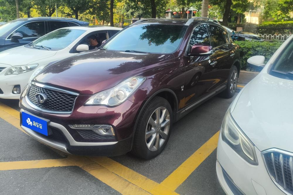Infiniti QX50 2015 — фото автомобиля 1