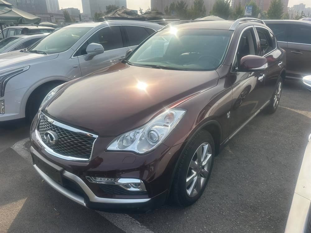 Infiniti QX50 2015 — фото автомобиля 1