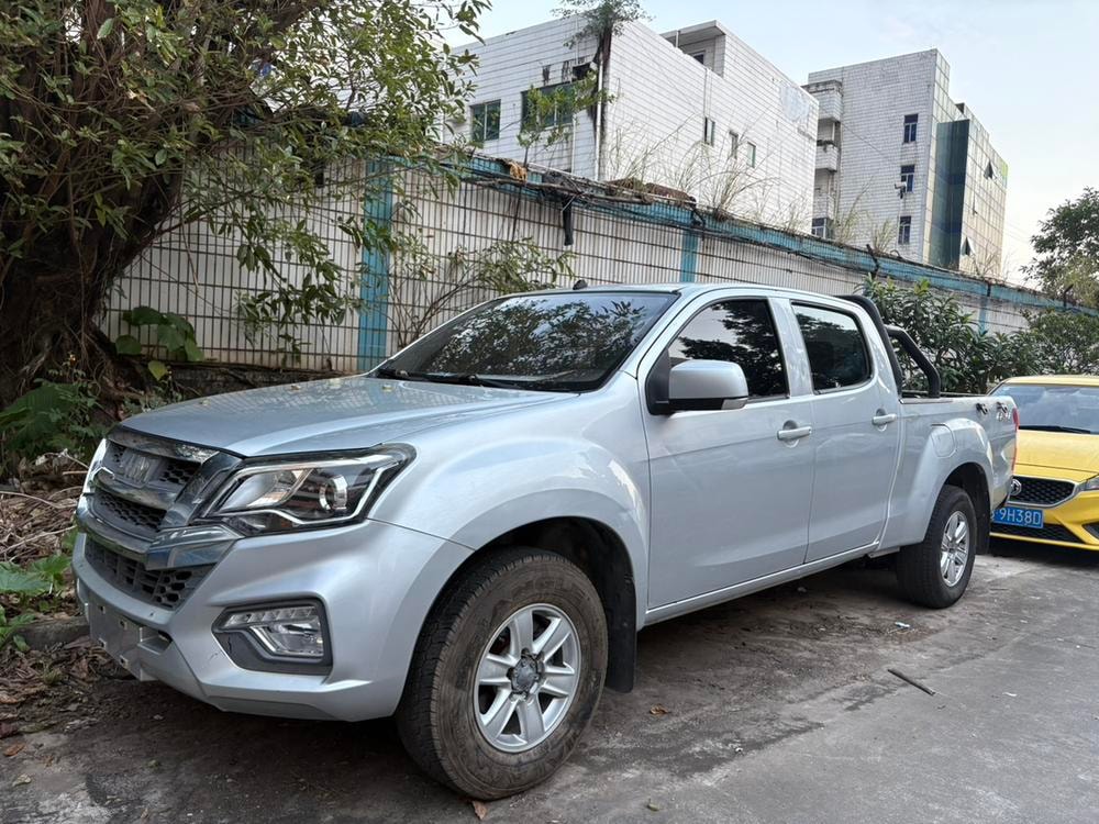 Isuzu RE-MAX Ruimai 2020 — фото автомобиля 1