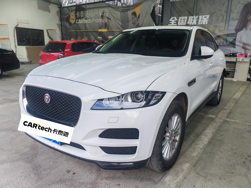 Jaguar F-PACE 2016 — фото автомобиля