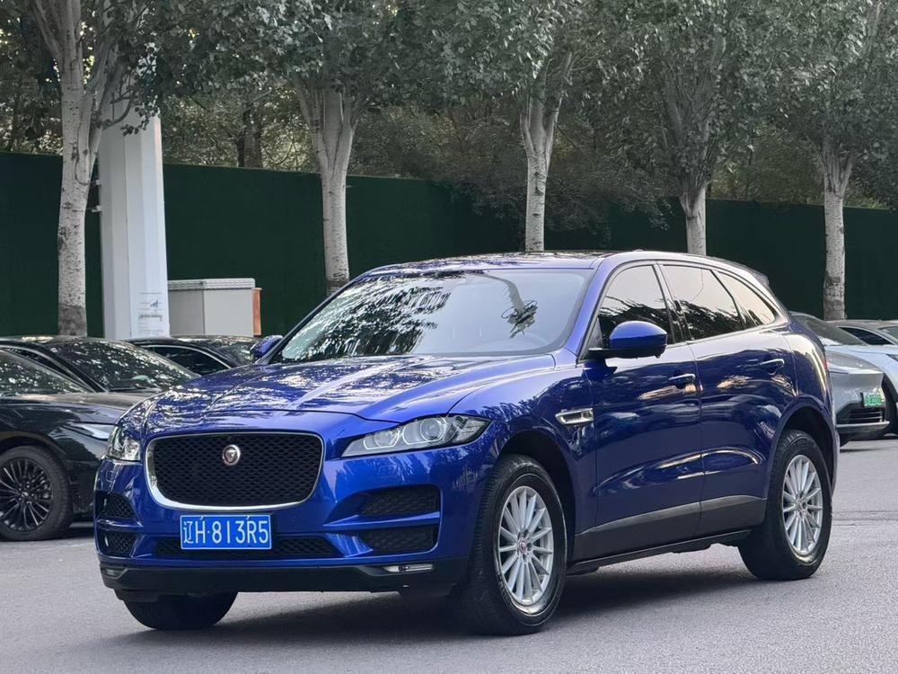 Jaguar F-PACE 2018 — фото автомобиля 1
