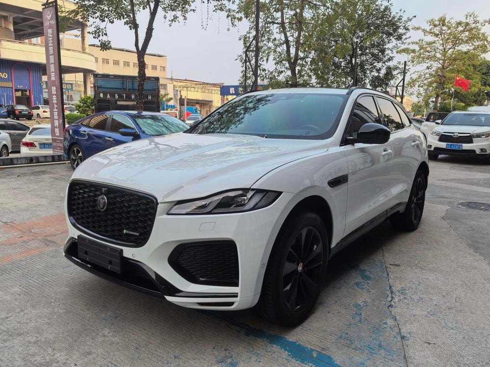 Jaguar F-PACE 2023 — фото автомобиля