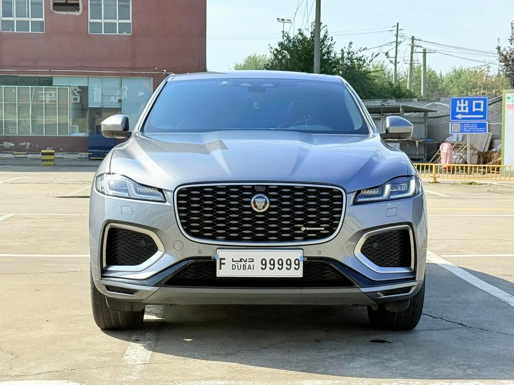 Jaguar F-PACE 2021 — фото автомобиля