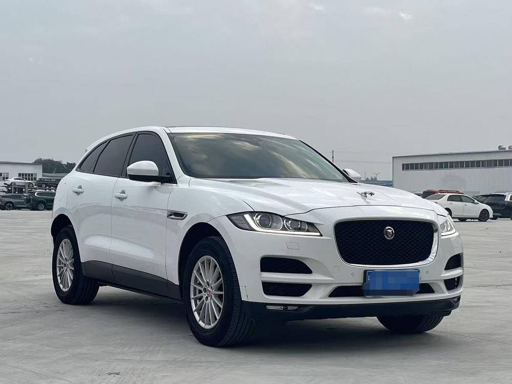 Jaguar F-PACE 2018 — фото автомобиля