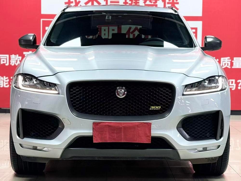 Jaguar F-PACE 2020 — фото автомобиля