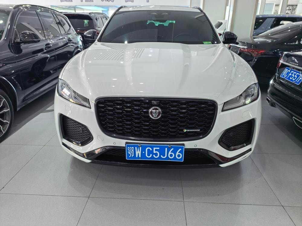 Jaguar F-PACE 2022 — фото автомобиля