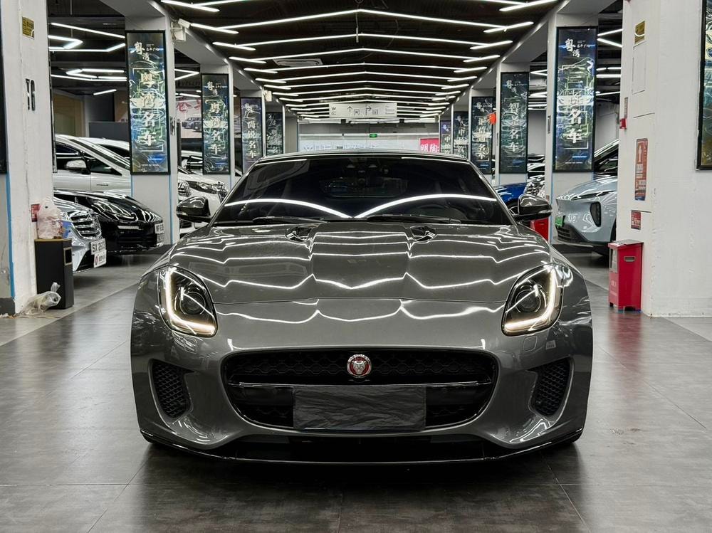 Jaguar F-TYPE 2019 — фото автомобиля