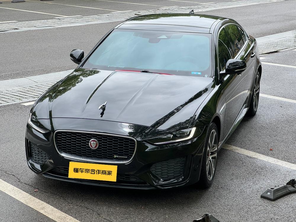 Jaguar XEL 2023 — фото автомобиля