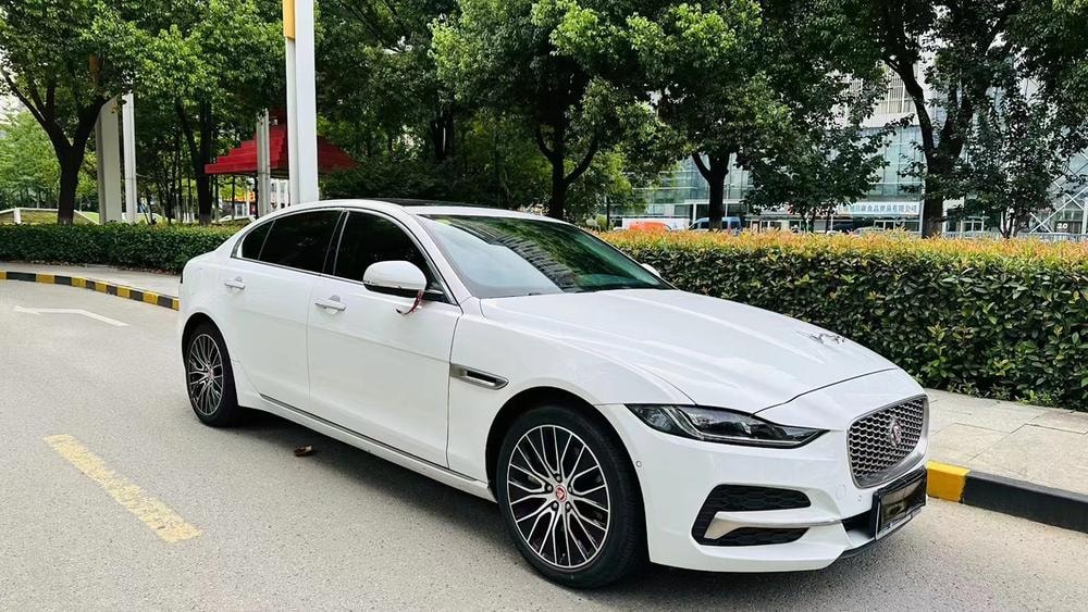Jaguar XEL 2020 — фото автомобиля