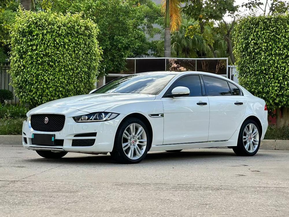 Jaguar XEL 2019 — фото автомобиля 1