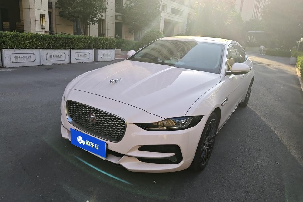 Jaguar XEL 2020 — фото автомобиля 1