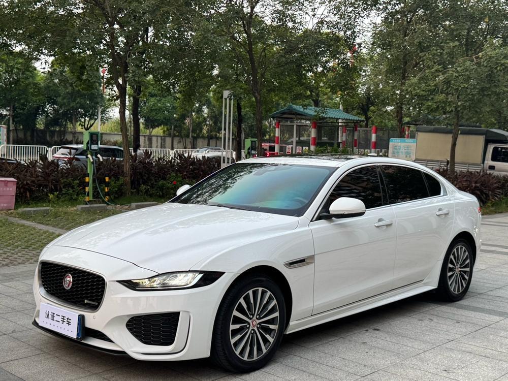 Jaguar XEL 2020 — фото автомобиля 1