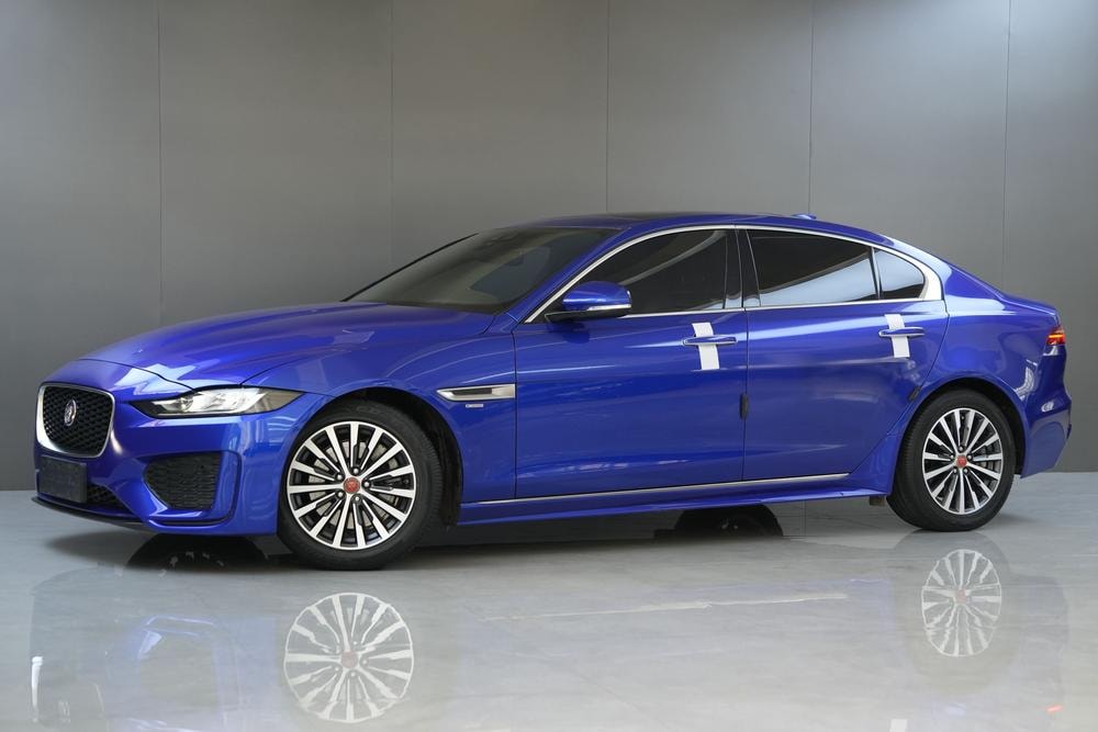 Jaguar XEL 2020 — фото автомобиля