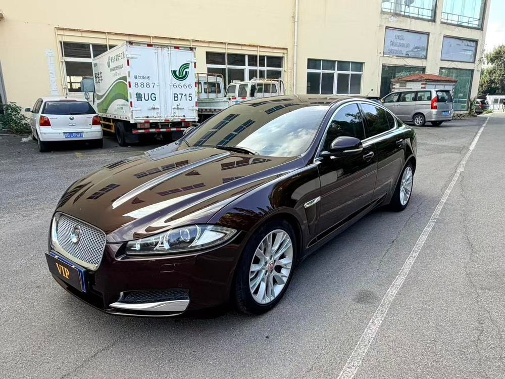 Jaguar XF 2014 — фото автомобиля 1